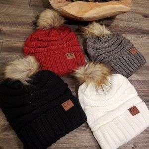 Lot of 4 beanies